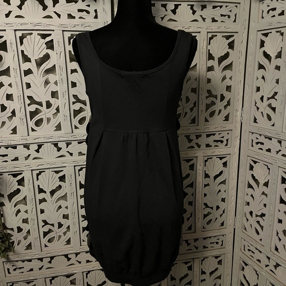 F21(FOREVER 21)FIESTY BLACK WITH LARGE BLACK SHINY SEQUINS SLEEVELESS MINI DRESS - Picture 4 of 7